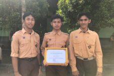 Siswa SMK Negeri 4 Pontianak Berhasil Kembangkan Roket Berbahan Bakar Gula Serta Terima Penghargaan