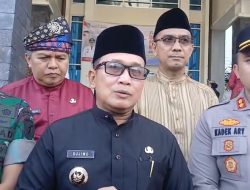 Sujiwo Siap Anggarkan Renovasi Bangunan Sekolah yang Rusak