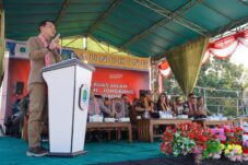 Bupatis Sis Luncurkan Proyek Peningkatan Ruas Jalan Simpang Sekubah – Jongkong