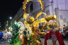 Kostum Ikonik Pontianak Pukau Penonton Karnaval Budaya di Surabaya