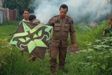 Nekat Main Layangan, Terancam Didenda dan KTP Diblokir