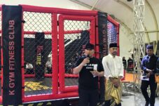 Hadiri Event Begasak Seri 2, Bupati Sujiwo Berikan Hadiah Bagi Petarung Favorit