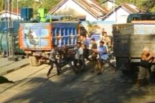 Baku Hantam Sesama Pengantre Solar di SPBU Bakau Mempawah