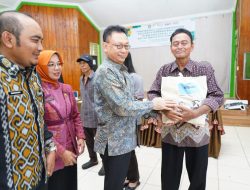 Wako Serahkan Bantuan Warga Korban Bencana Alam dan Sosial