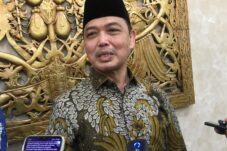 Ria Norsan Beri Perhatian Infrastruktur Terhadap Jalan Rusak di Sintang dan Melawi