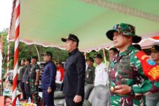 Bupati Kapuas Hulu Hadiri Penutupan TMMD Regtas ke-142 di Dusun Umbin Tapang Da’an