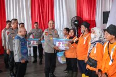 Kick Off Bakti Sosial Hari Bhayangkara ke-79, Polda Kalbar Hadir untuk Masyarakat