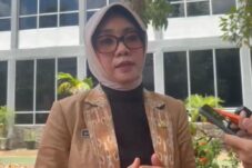 Disdikbud Kalbar Larang Keras Penjualan Seragam oleh Sekolah