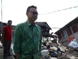 Rumah Warga Roboh Dihantam Ombak Kapal, Wali Kota Pontianak Tinjau dan Beri Bantuan