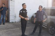 Ditreskrimsus Polda Kalbar Lakukan Olah TKP di Gudang Oli Diduga Palsu di Kubu Raya