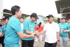 Gelar Jalan Sehat Nusantara, Krisantus Ajak Warga Jaga Kekompakan