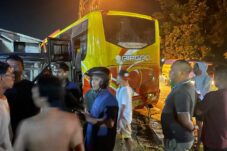 Bus Tabrak Warung di Trans Kalimantan, Satu Warga Tewas