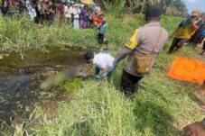 Kakek 80 Tahun Ditemukan Tewas Mengapung di Parit Kebun Sawit Kubu Raya