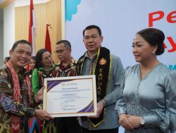 Bupati Sis Dikukuhkan Sebagai Ayah GenRe Kapuas Hulu
