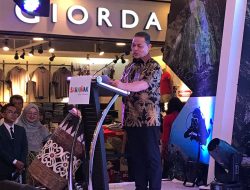 Penerbangan AirAsia Resmi Dibuka, Ria Norsan Sebut Hubungan Indonesia–Malaysia Makin Dekat