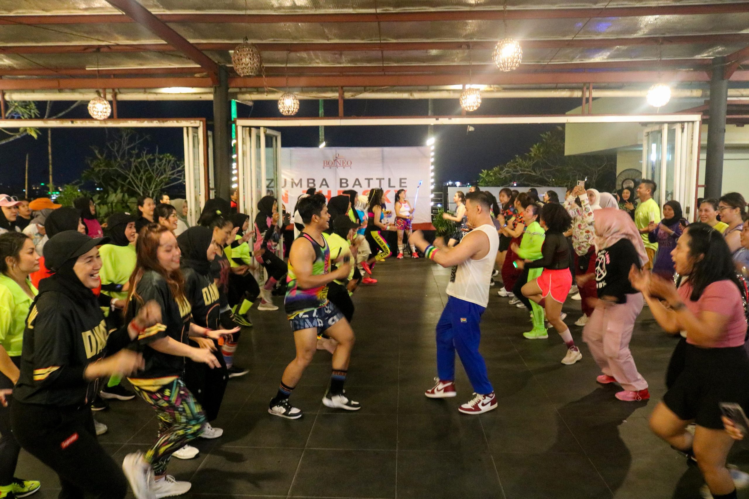 ‘Zumba Battle In The Sky’ Borneo Hotel Pontianak Sukses Pukau Warga