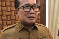 Sujiwo Imbau Warga Kurangi Aktivitas Luar Rumah Akibat Kabut Asap Pekat