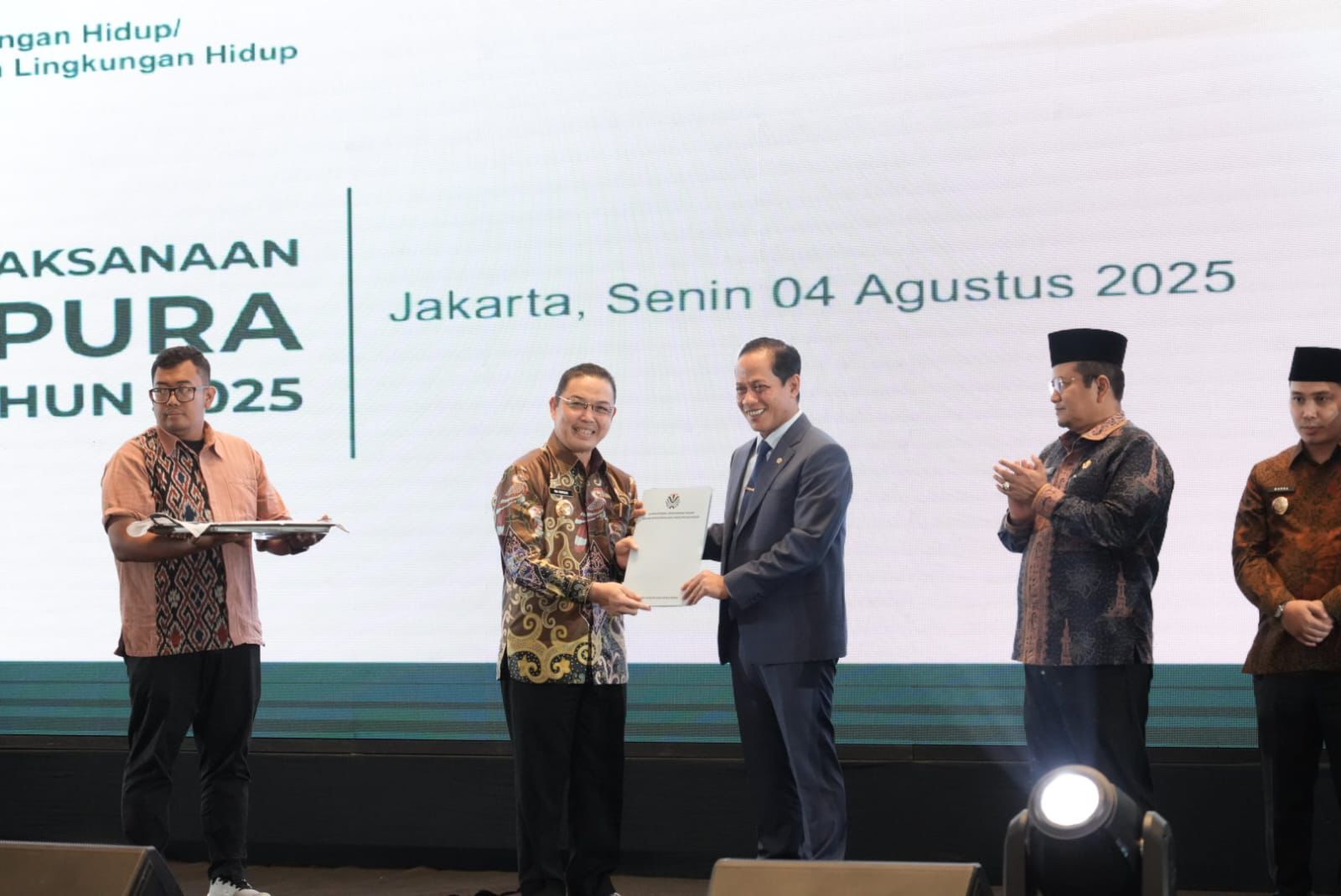 Ria Norsan Komitmen Dukung Pengelolaan Sampah di Kalbar