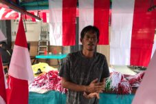 Pedagang Bendera Keluhkan Omset Menurun