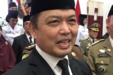 Ria Norsan Tanggapi Aksi Pengibaran Bendera Merah Putih Setengah Tiang