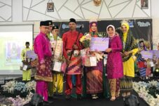 Adrian dan Diva Terpilih Sebagai Bujang Dara Kota Pontianak 2025