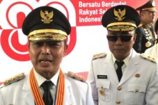 Pimpin Upacara HUT RI ke-80, Gubernur Ria Norsan Ajak Bersama Membangun Negeri yang Maju