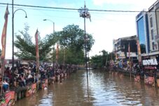 Antusias Warga Pontianak Meriahkan Hari Kemerdekaan dengan Berbagai Perlombaan Tradisional