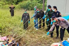 Polsek Entikong Musnahkan Produk Hewan dan Tumbuhan Ilegal