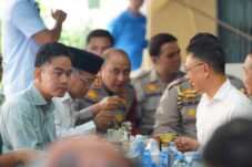 Gubernur Norsan Temani Wapres Gibran Seruput Kopi Asiang