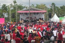 Antusiasme Warga Membludak, Sujiwo Buka Kantor Bupati untuk Publik