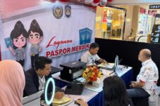 Kantor Imigrasi Pontianak Gelar Paspor Merdeka di Ayani Megamall