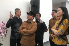 Bupati Sujiwo Berikan Dukungan Investasi Legal