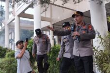 Polresta Pontianak Amankan 14 Massa Aksi Anarkis di DPRD Kalbar