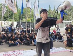Demo Lanjutan, Ratusan Mahasiswa Fisip Untan Datangi DPRD Kalbar