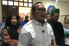 Sujiwo Apresiasi Mahasiswa dan Ajak Bersama Cerdaskan Rakyat