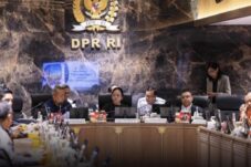 DPR Setop Tunjangan Perumahan dan Kunjungan Luar Negeri