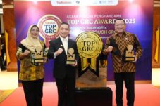 Ria Norsan Raih Tiga Penghargaan di TOP GRC Awards 2025