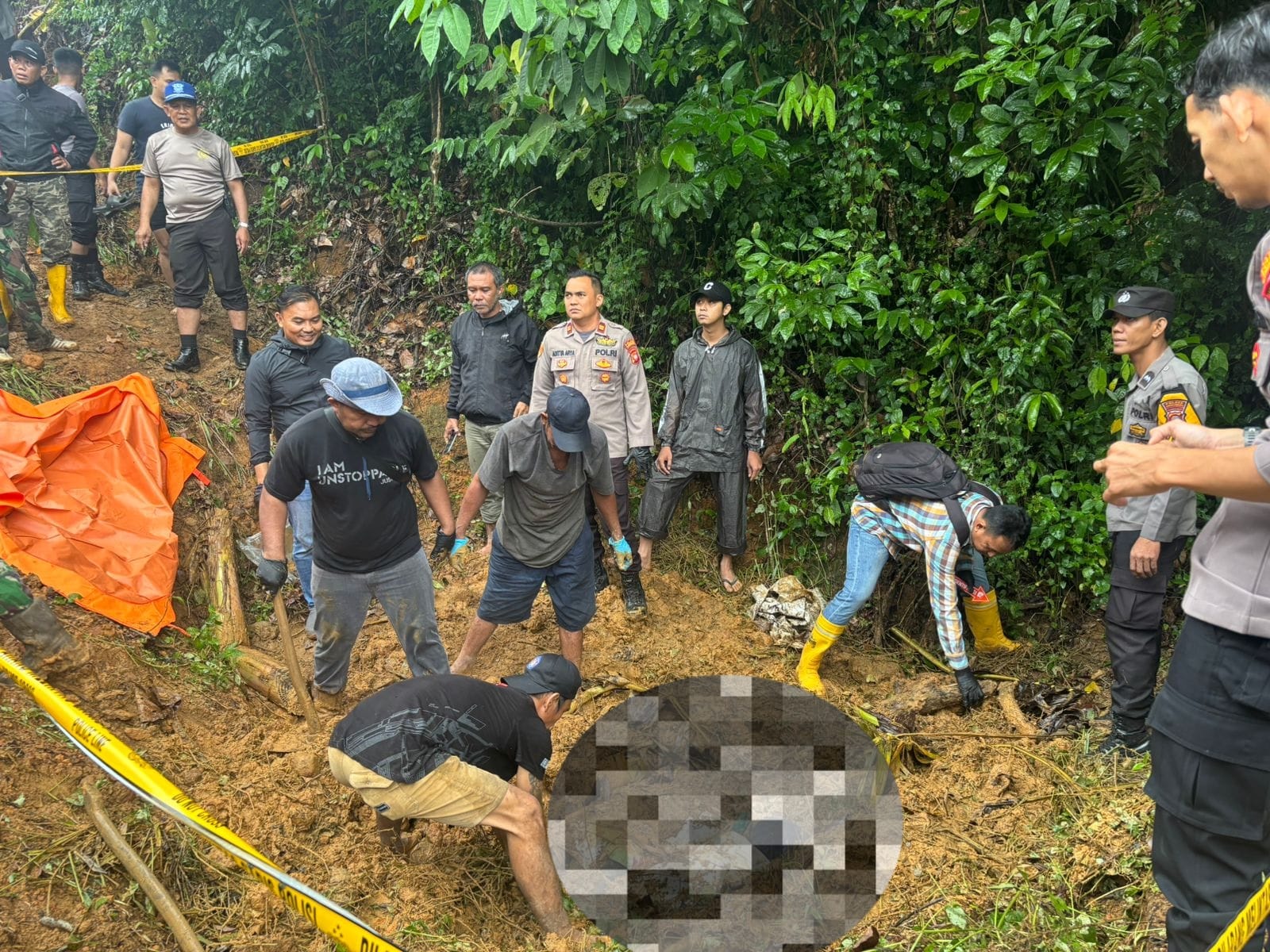 Mayat Pria Ditemukan Terkubur di Kebun Alpukat, Polisi Selidiki Dugaan Tindak Pidana