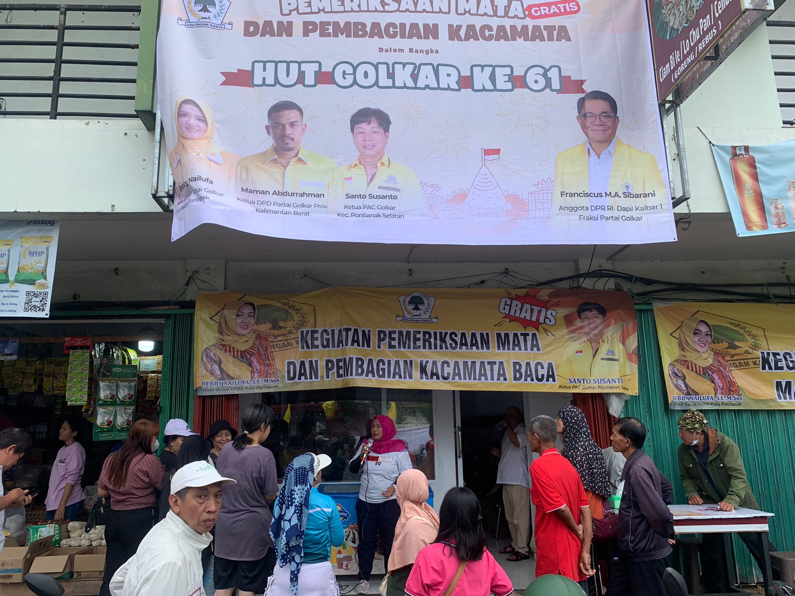 Fransciscus Sibarani dan Golkar Pontianak Gelar Baksos, Ratusan Warga Dapat Kacamata Gratis