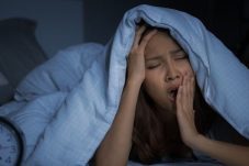 Pernah Terbangun Lebih Awal Dini Hari? Ini Penjelasannya