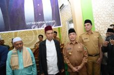Maulid Nabi Bersama UAS, Ria Norsan Ajak Masyarakat Meneladani Rasul