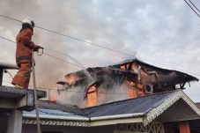Dua Rumah di Pontianak Barat Ludes Terbakar