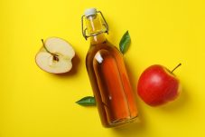 Catat! Ini Cara Minum Cuka Apel yang Aman untuk Asam Lambung