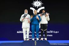 Lifter Indonesia Alyamaulida Kartika Raih Dua Perunggu di AYG Bahrain