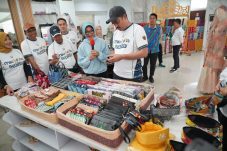 Menteri Maman Puji UMKM Center Pontianak Terbaik se-Indonesia