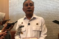 Krisantus Desak Pemindahan Pelabuhan ke Kijing