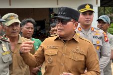 Truk Terbengkalai di Alianyang, Sujiwo Tegas Minta Segera Ditertibkan