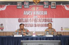 Anev Kinerja Polres Sanggau Perkuat Kesiapsiagaan Nataru dan Intelijen Lapangan