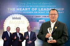 Direksi Bank Kalbar Torehkan Prestasi Nasional di Ajang Infobank 2025