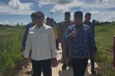Sujiwo Pastikan Jembatan Gantung Kubu Berfungsi Tahun Depan